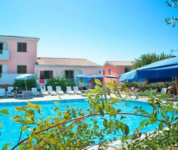 Albergo Residenziale Gli Ontani Cala Liberotto Bagian luar foto